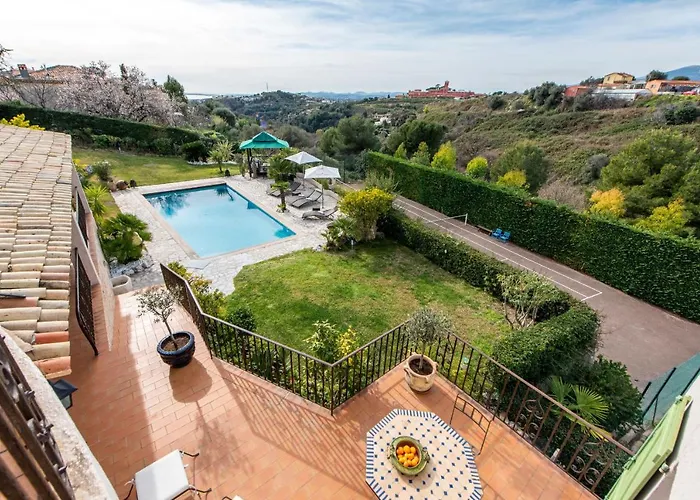 Bellet Villa *